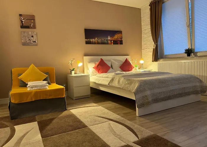 Moonlight - Ruhige Komfort Apartments In Bester City Lage Köln