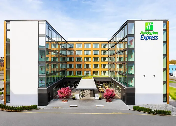 Holiday Inn Express Zürich Airport, an IHG Hotel Rümlang