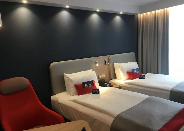 Holiday Inn Express Zürich Airport, an IHG Hotel Rümlang
