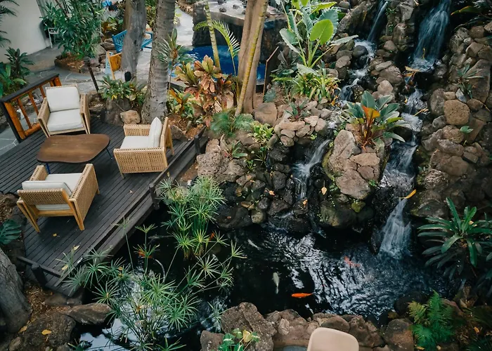White Sands Hotel Honolulu