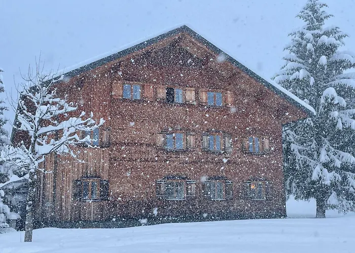 Hotel Alpina Lech - Geborgen in den Bergen