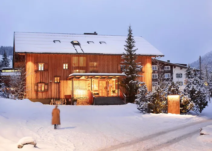 Hotel Alpina Lech - Geborgen in den Bergen