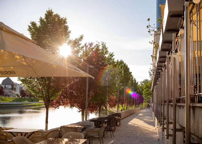 Hotel Doubletree By Hilton Oradea