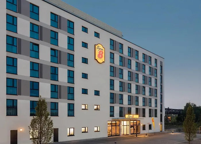Hotel Super 8 by Wyndham Oberhausen am Centro