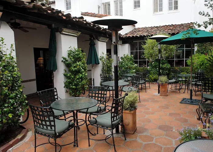 Cypress Inn Carmel-By-The-Sea