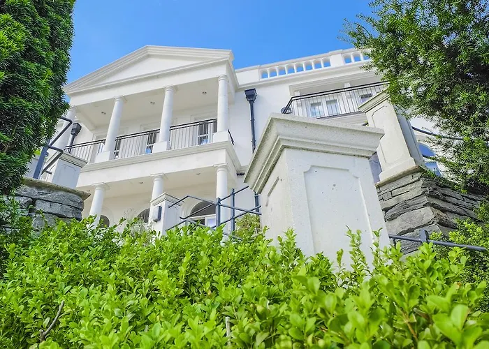 Villa Charlotte Bergen