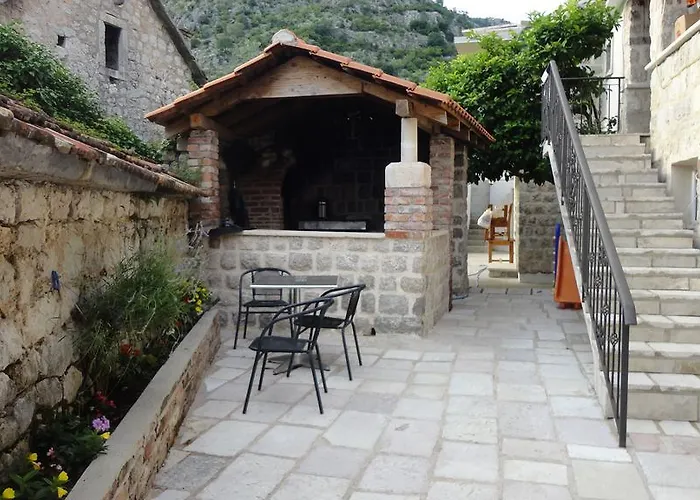 Apartments Lanmari Risan