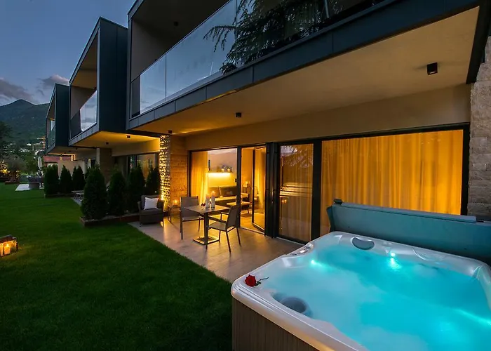Haus Gregori Modern & Central Stay In Vineyard With Rooftop & Served Breakfast Kaltern
