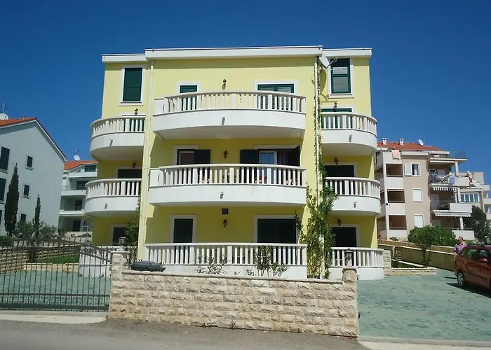Apartment Nedjeljko Novalja