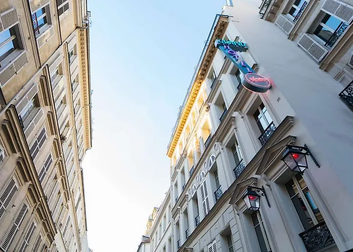 Hotel Grand Amour Paris