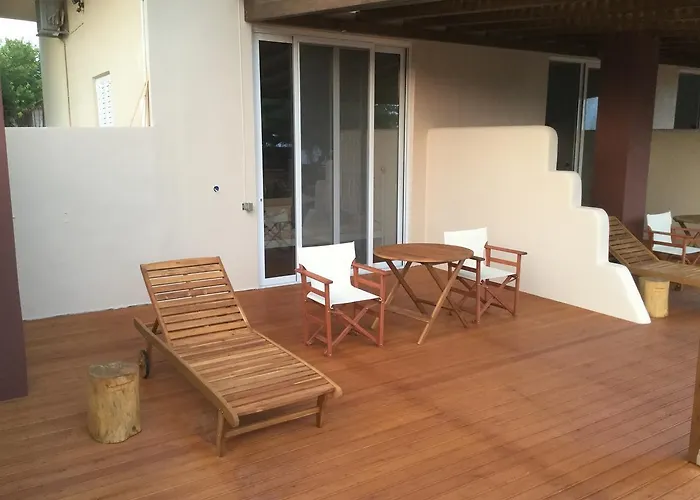 Artemis Suites Romanos 
