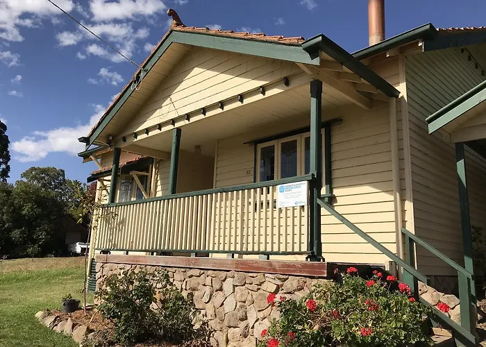 Cherry Blossom Cottage - Beechworth-Getaways