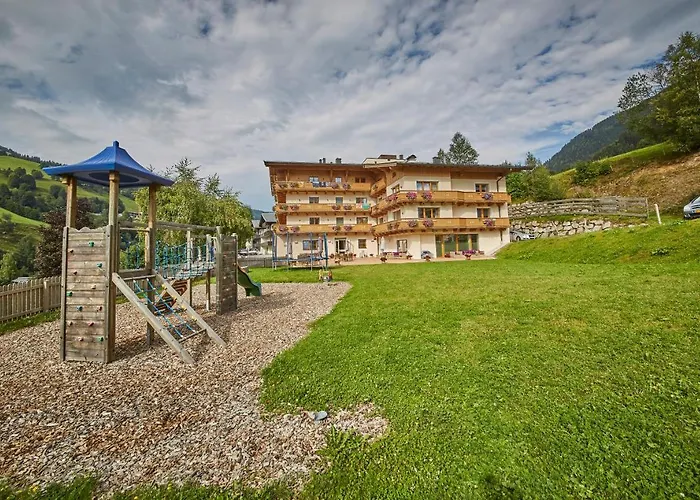 Johanneshof - Dein MOUNTAIN Wohlfühlhotel Saalbach-Hinterglemm
