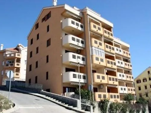 Apartment Crikvenica 17675A