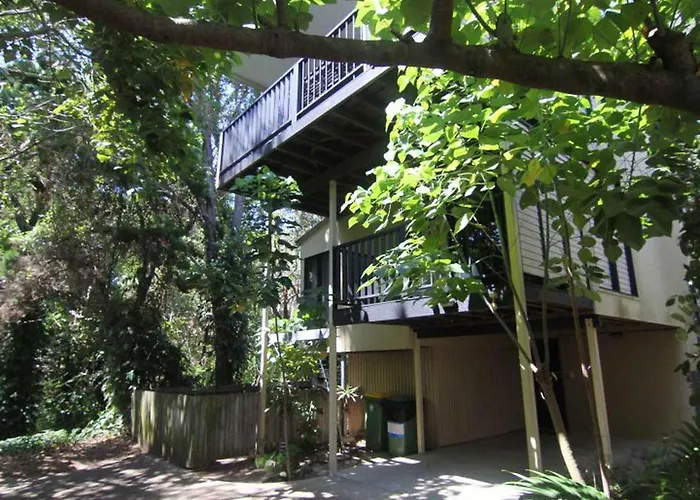 Straddie Beach House 2 by Discover Stradbroke Point Lookout