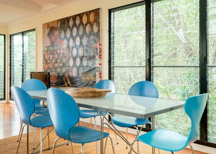 Straddie Beach House 2 by Discover Stradbroke Point Lookout