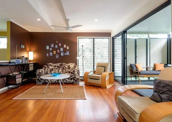 Straddie Beach House 2 by Discover Stradbroke Point Lookout