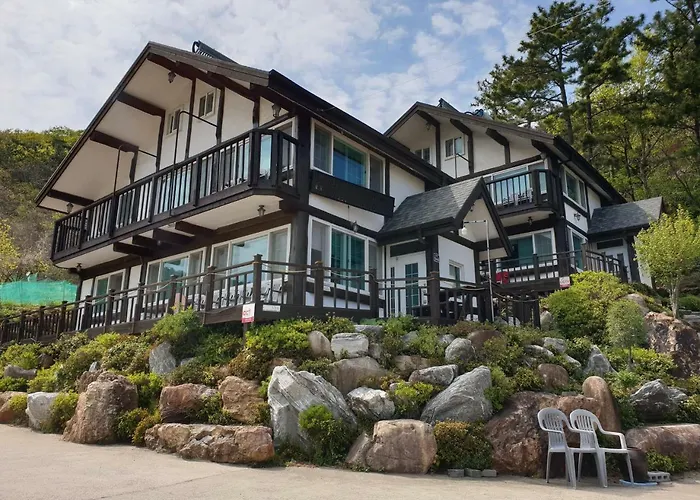 Tongyeong Yehyang Pension