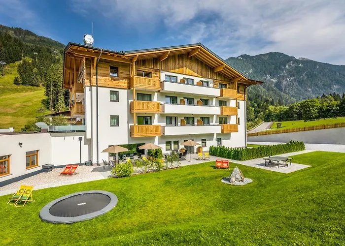 Aparthotel Ofentuerl Alpine Living Flachau