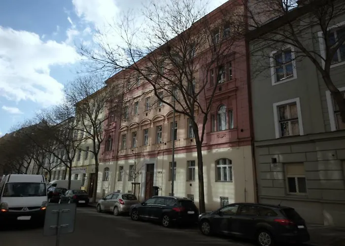 Ferienwohnung Karlin Praha - Pernerova 18