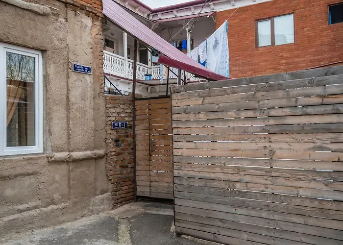 Apartments Near Metekhi Cathedral Tbilisi