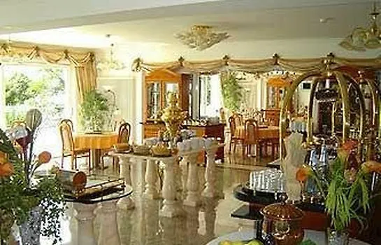 Das Weisse Hotel An Der Elbchaussee Hamburg