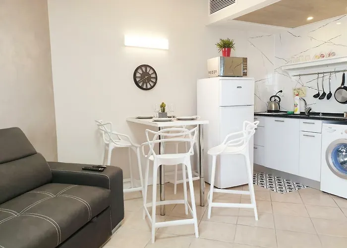 Gk Apartment Delight Bat Yam
