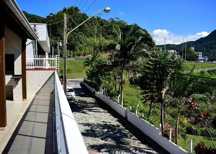 Praia Da Ilhota, Lado De Baneario Camboriu Itapema