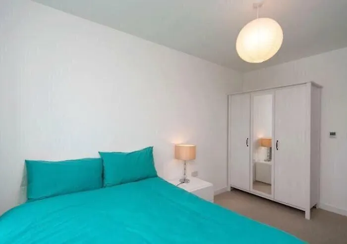 Stylish One Bedroom Apartment Close To The City Of London