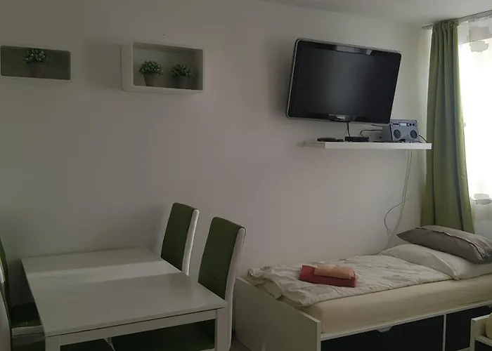 Sonniges Modernes Appartement Hoehenberg Köln