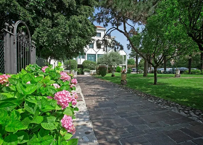 Park Hotel Ai Pini & Restaurant Ai Pini Mestre